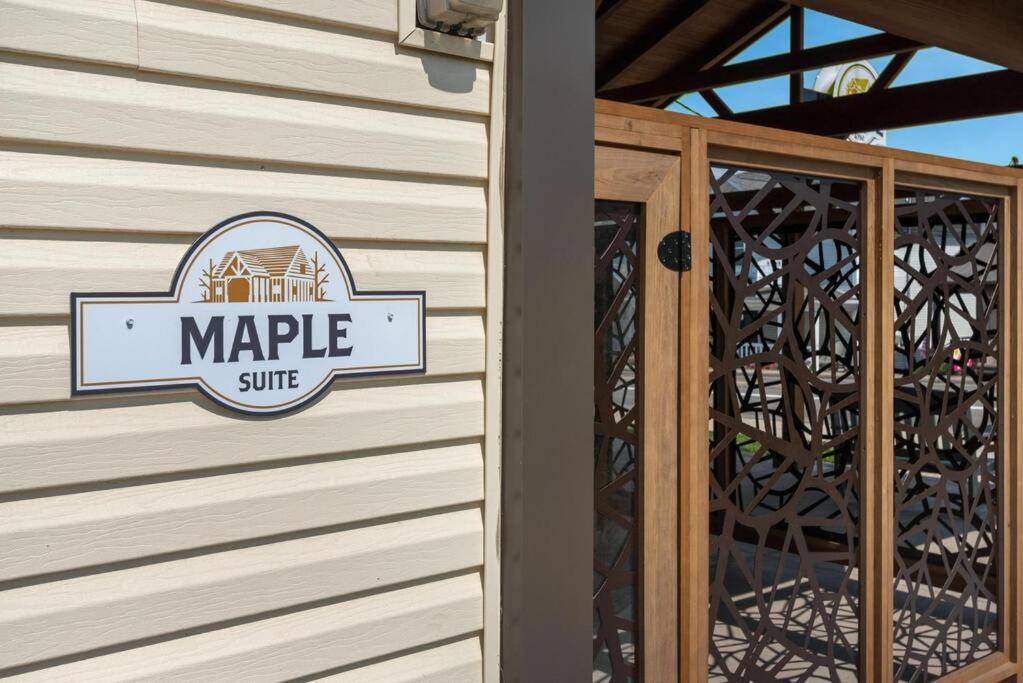 Maple Suite - Main Street Lodge In Berlin Extérieur photo